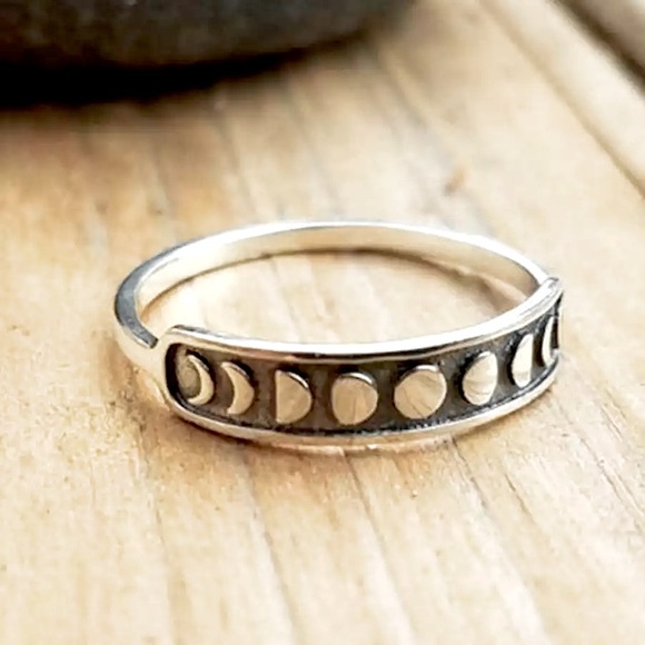 “Phases of Life” Moon Phase NightSky Engraved Ring - Picture 6 of 6